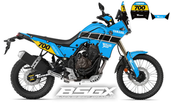 Yamaha Tenere 700 с голубой графикой наклейки, жёлтыми номерными панелями и чёрно-белыми элементами